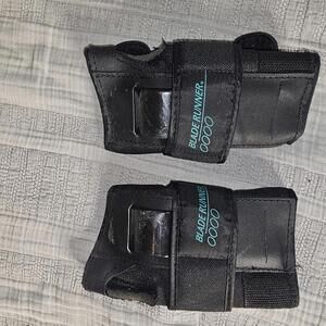Bladerunner Protective Wrist Guards for Inline Skating M
